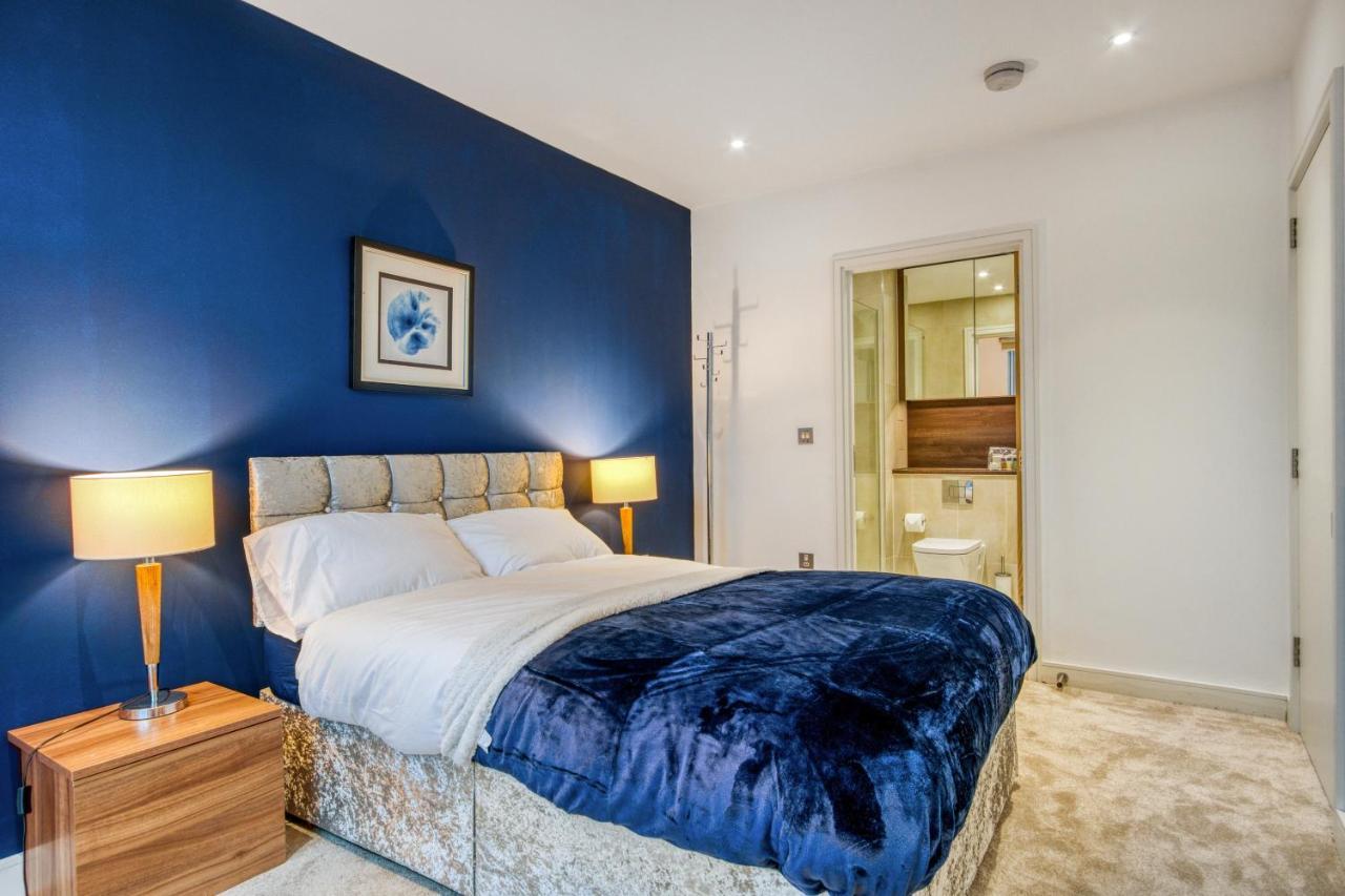2 Bed 2 Bath Next To Nine Elms Station - Zone 1 Apartment