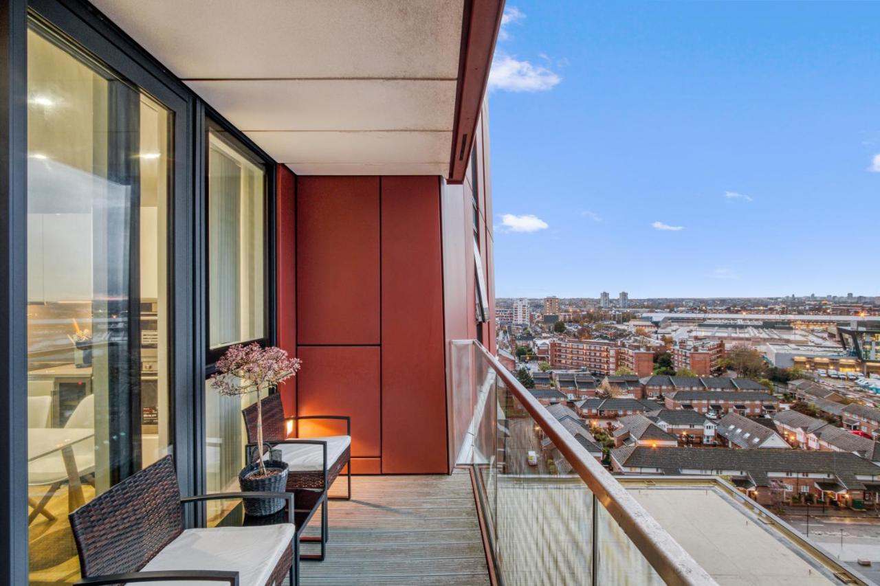Apartment 2 Bed 2 Bath Next To Nine Elms Station - Zone 1 *