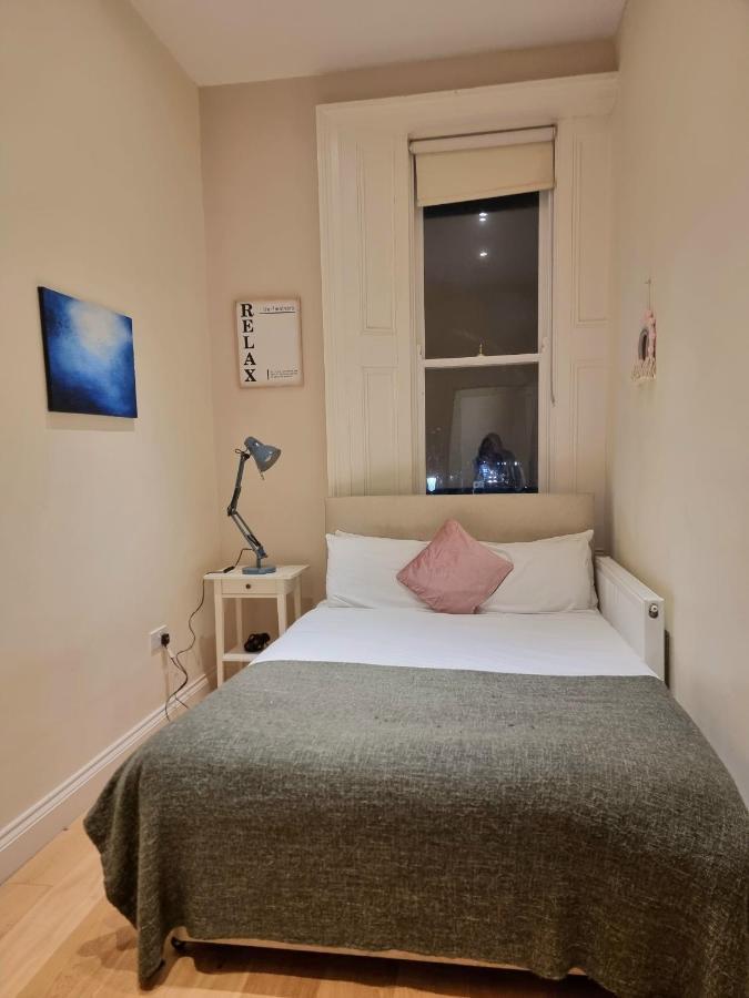 Oxford Gardens Apartment