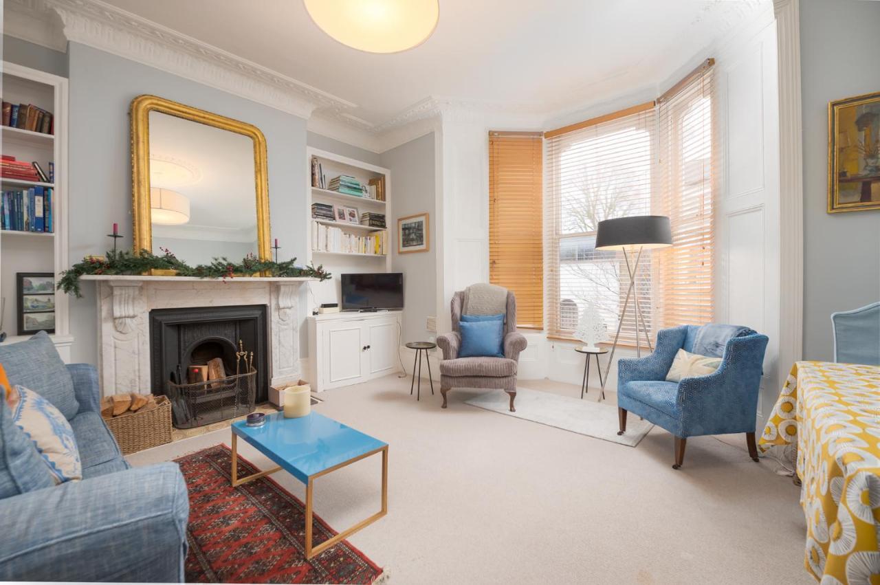 Charming Flat In Leafy West By Underthedoormat Lejlighed London