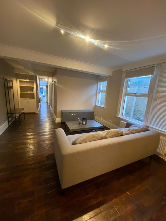 Spacious 2-bed * Londra