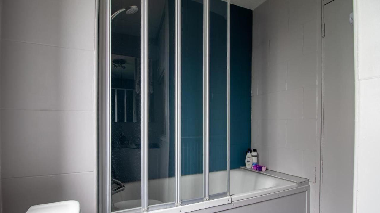 Bridge 3 Bedroom House With Reception Room, Office And Private Garden Semesterbostad London