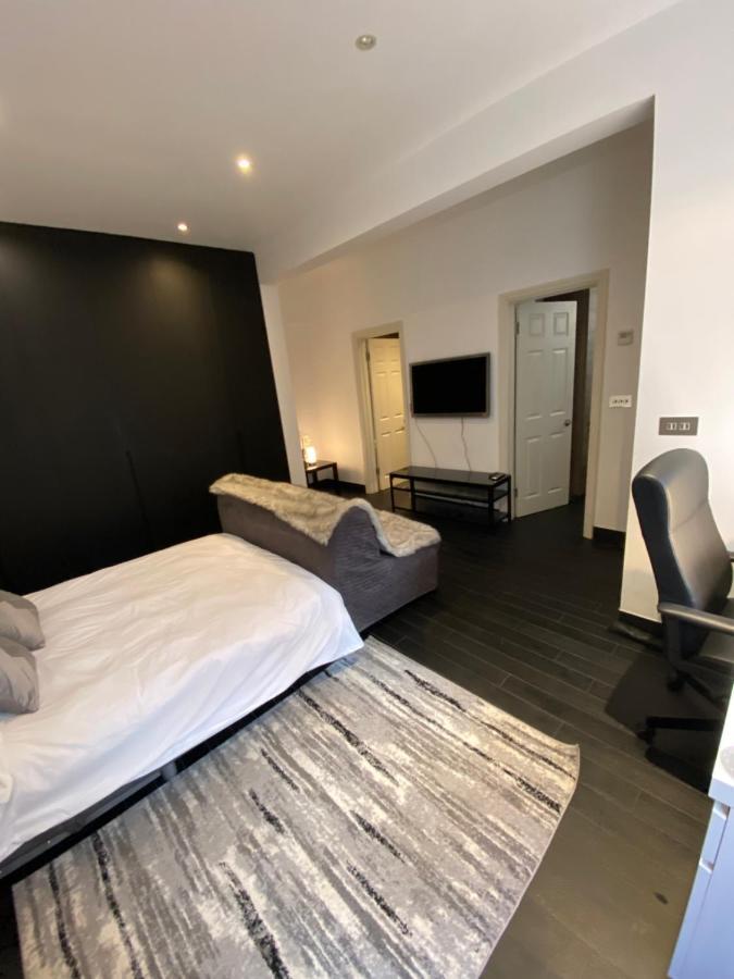 Beautiful Modern Studio In High Street Kensington London