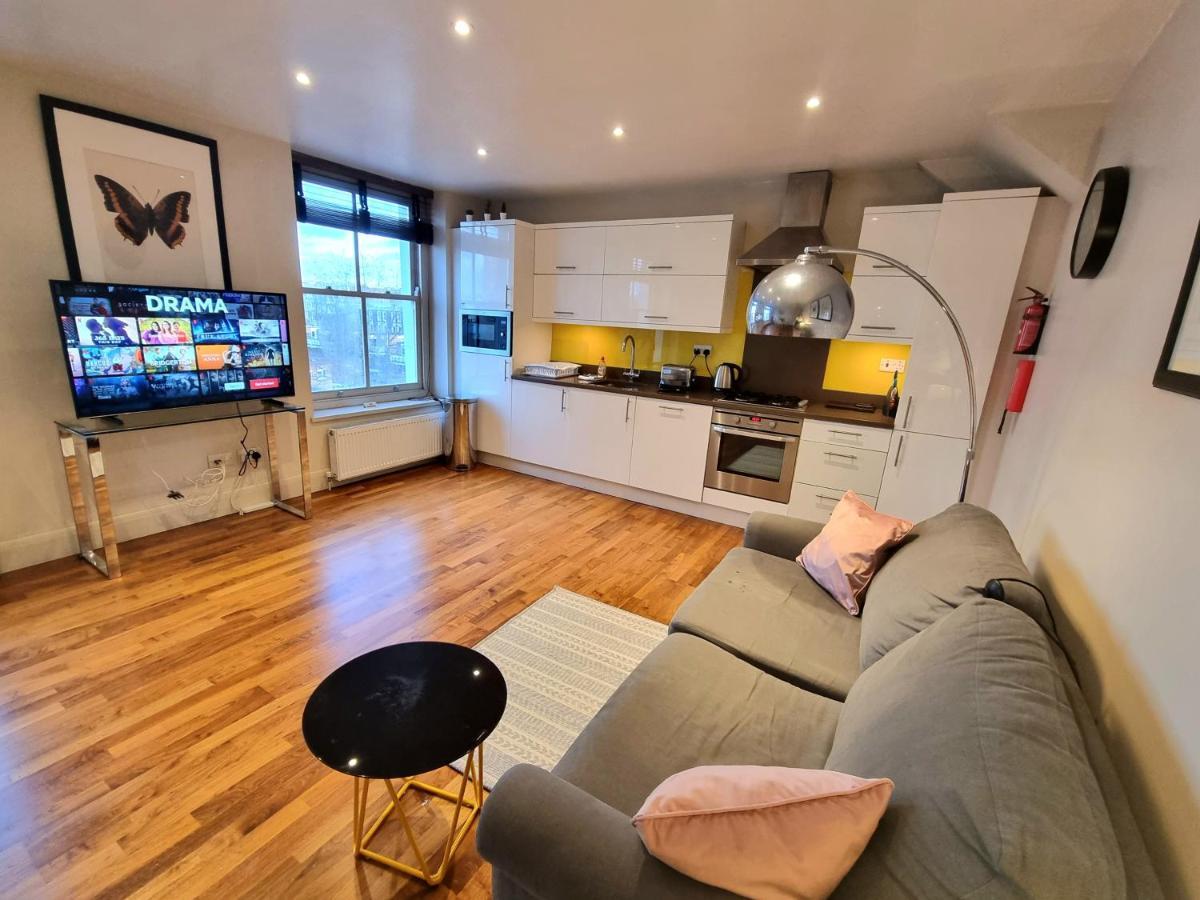 Portobello Market Apartment London