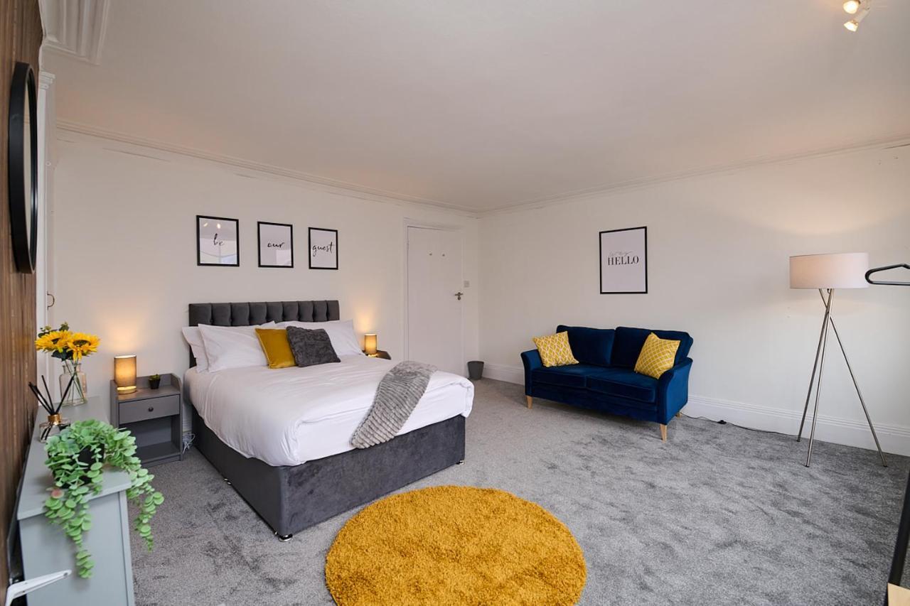 Spacious 3 Bedroom Apartment- Crouch End Lägenhet *
