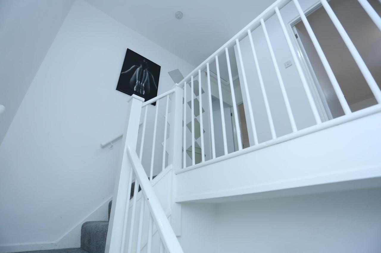 Abbeywood Station House * London