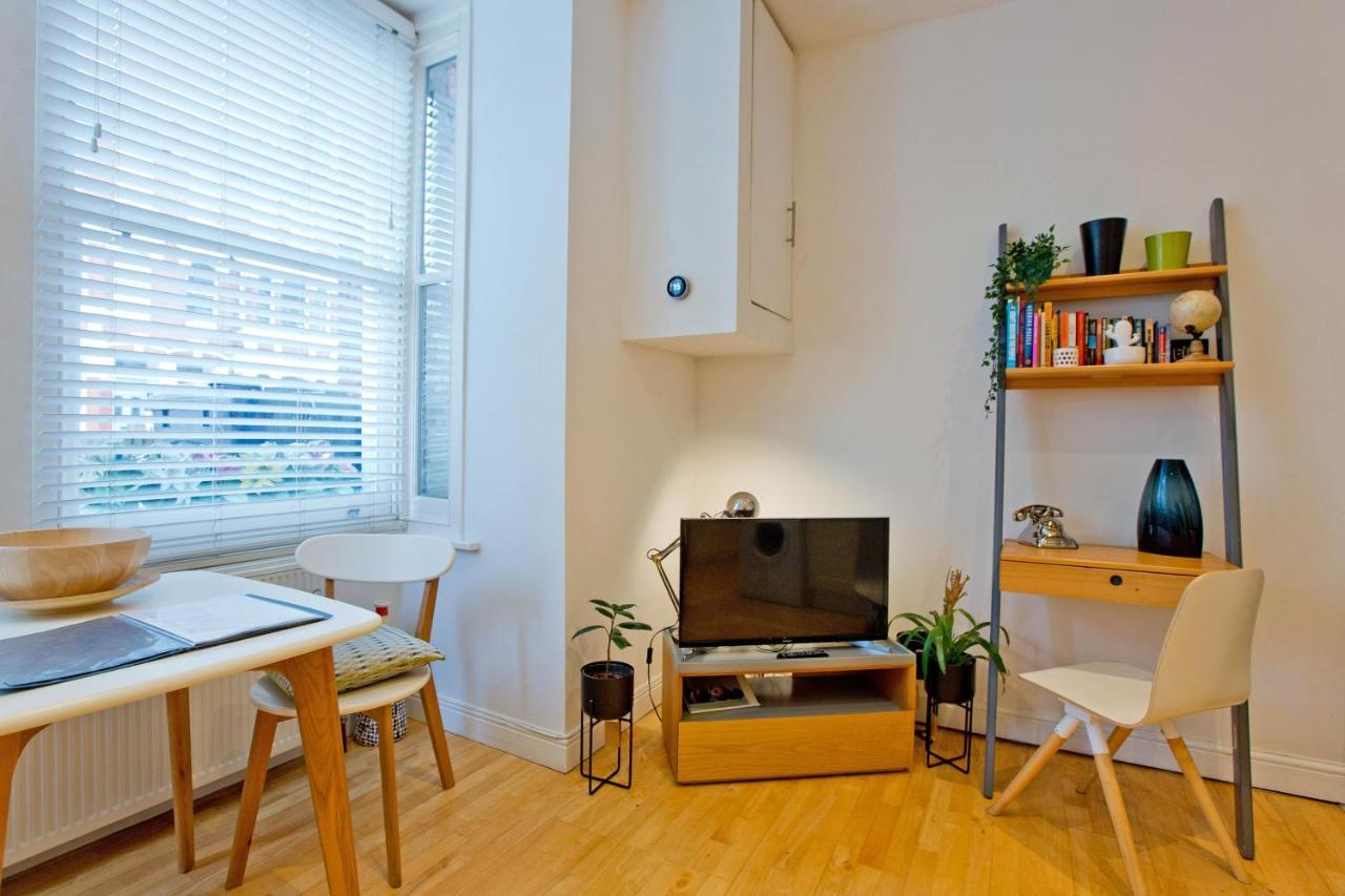 Cosy Highbury Fields One Bedroom Apartment *