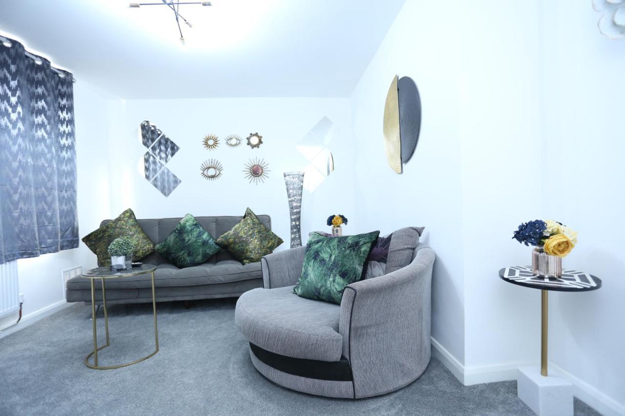 Abbeywood Station House Apartment