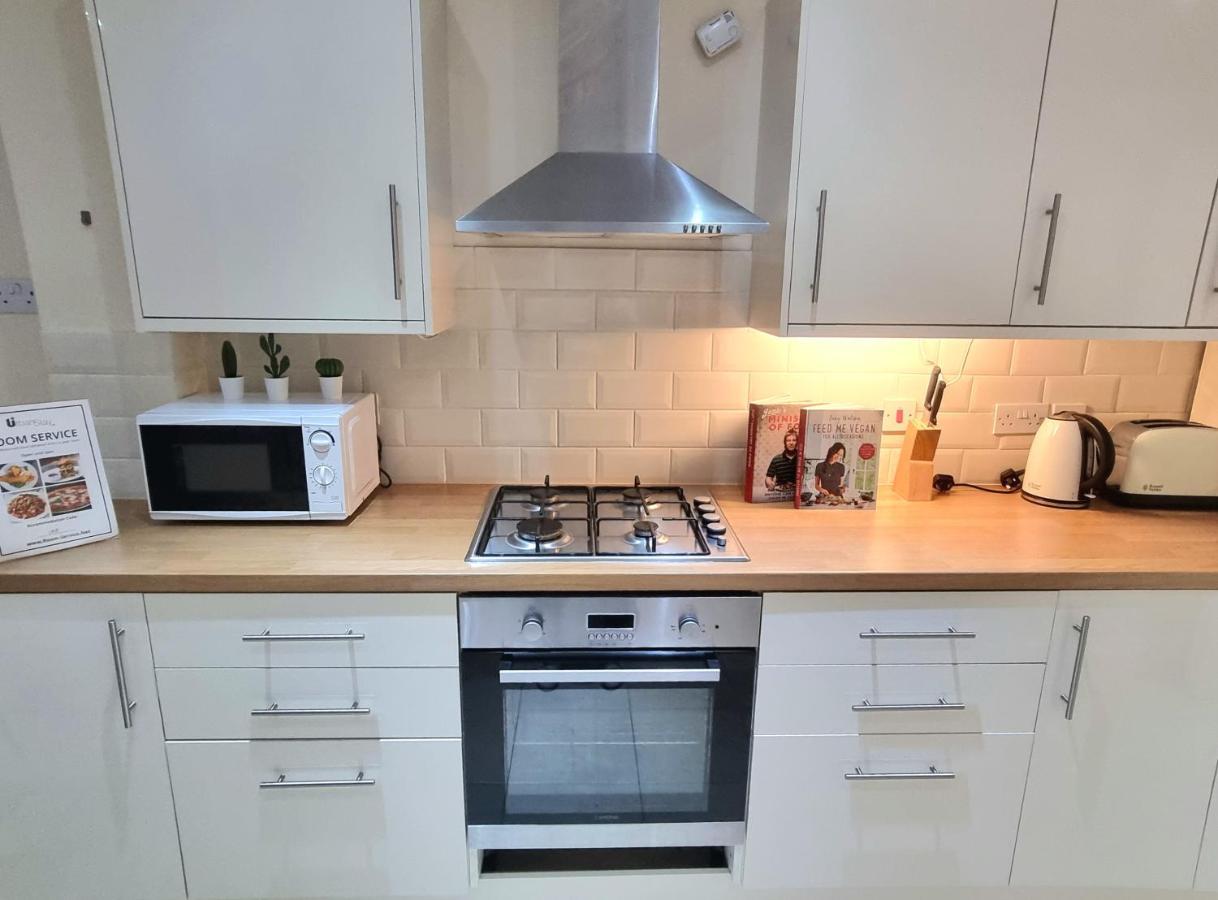 Apartment Oxford Gardens London