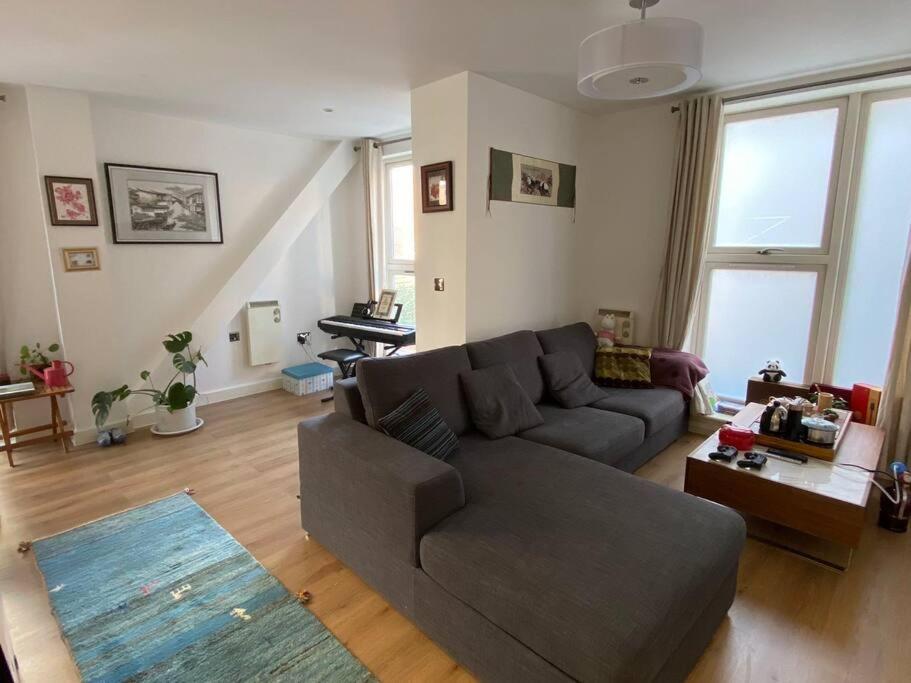 Appartement Bridge Flat - Perfect For Families Londen