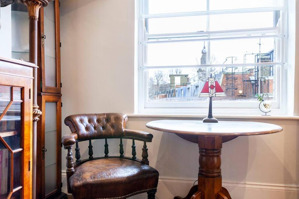 Outstanding Antique 1br Flat In Soho Lejlighed *