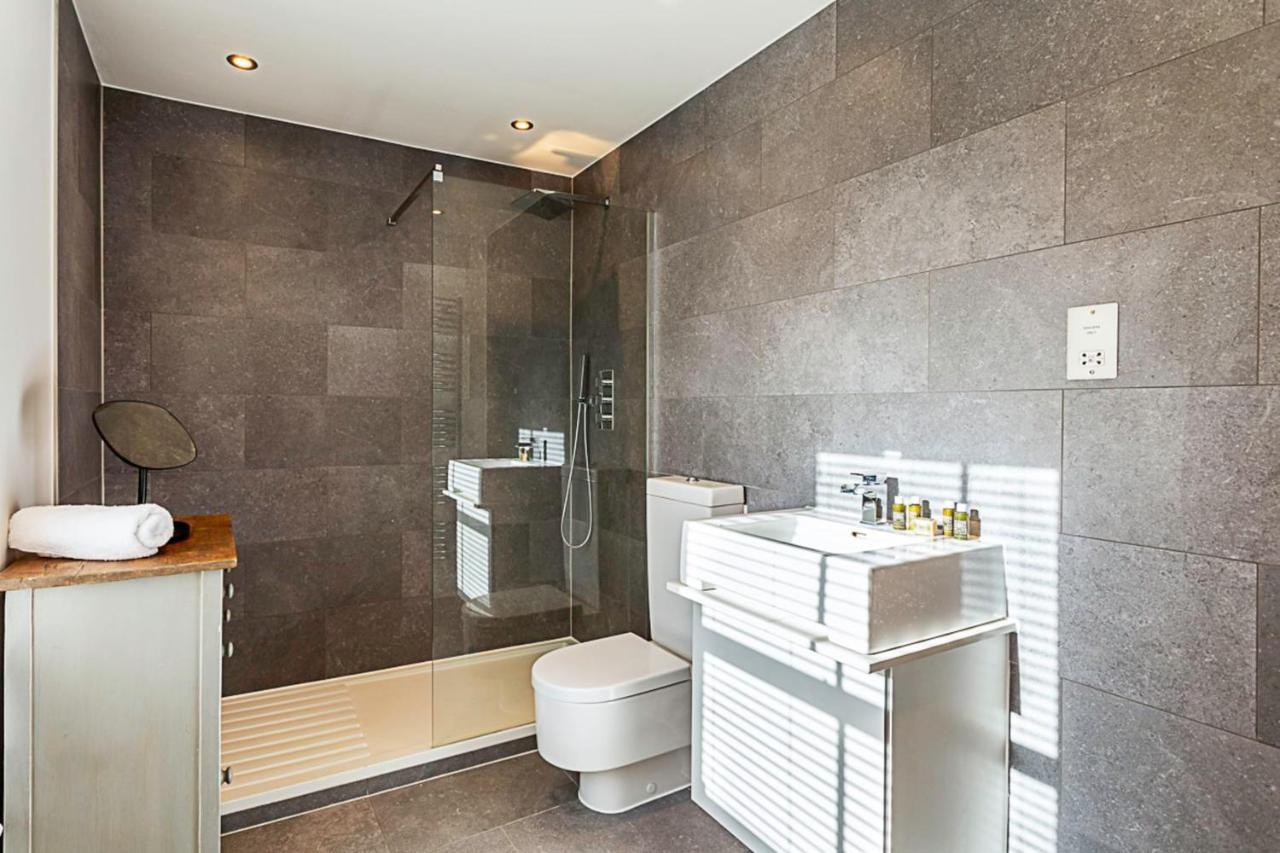 Elegant 3 Bed In Earl's Court Appartement