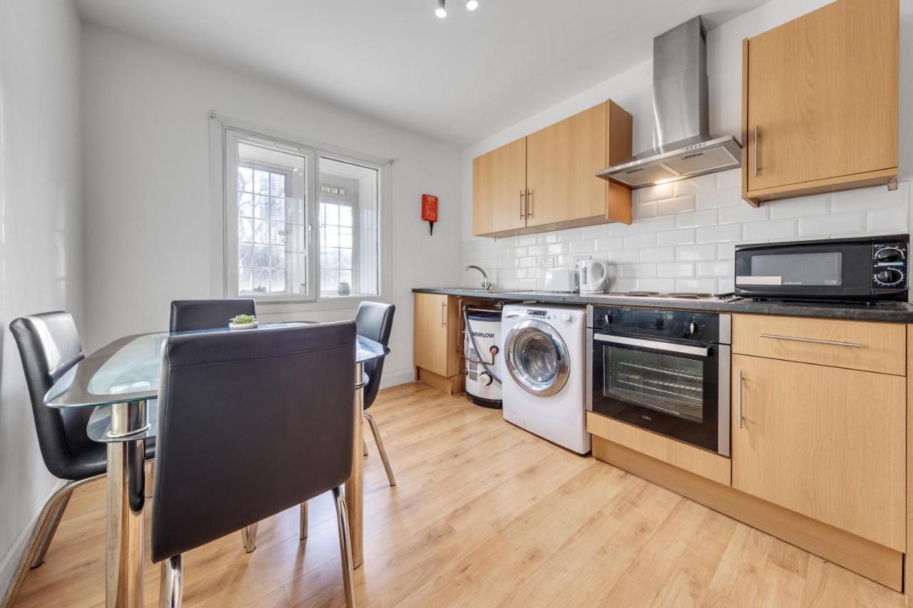 Lejlighed Cozy 1 Bed, Shepherds Bush London