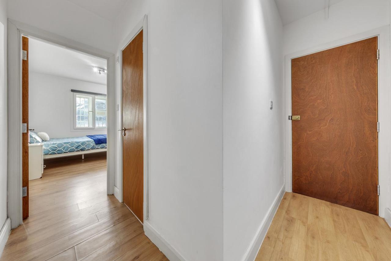 Lejlighed Cozy 1 Bed, Shepherds Bush *