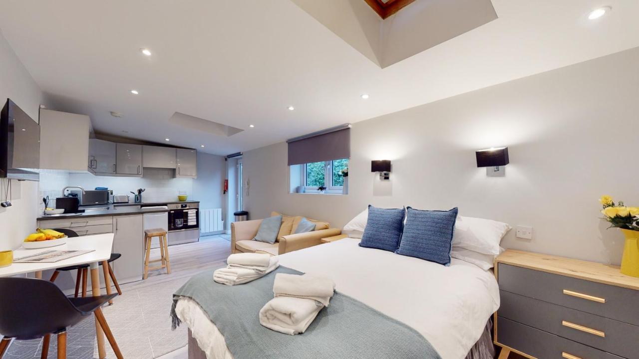 Wimbledon Apartment *