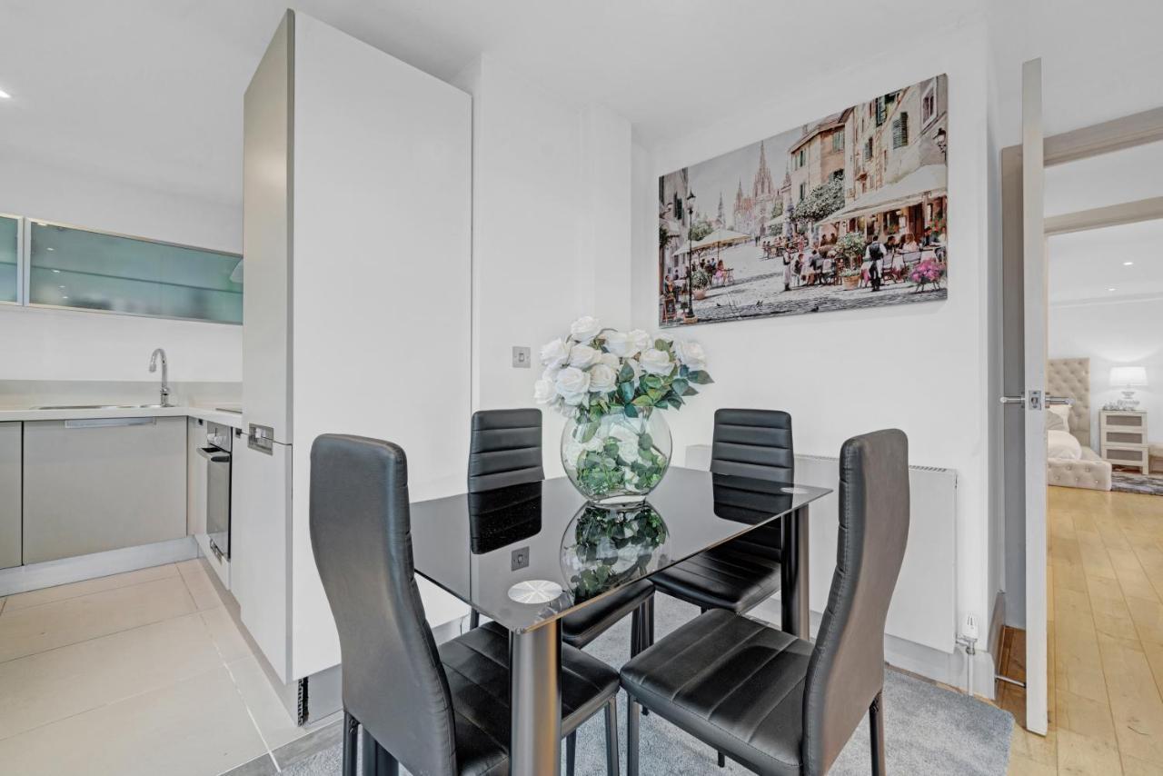 Tandy 2bed 2bath Bridge Great Location Excellent Transport Links Lejlighed London