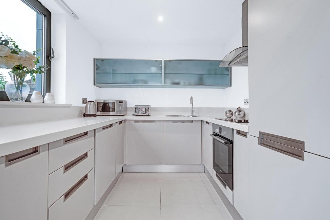 Tandy 2bed 2bath Bridge Great Location Excellent Transport Links Lejlighed London