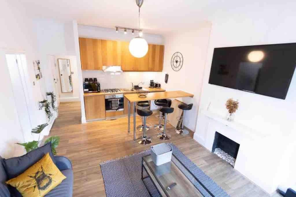 Lovely 2 Bedroom In Chelsea Sw3 Lägenhet