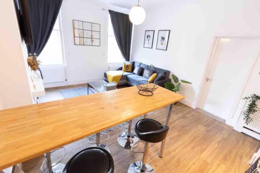 Lägenhet Lovely 2 Bedroom In Chelsea Sw3