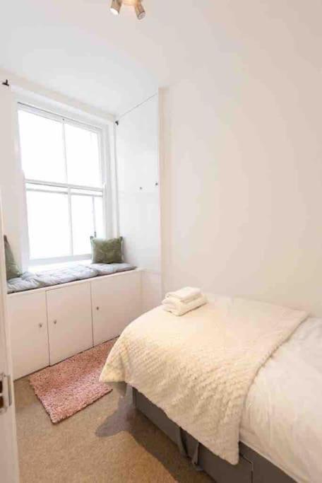 Lovely 2 Bedroom In Chelsea Sw3 London