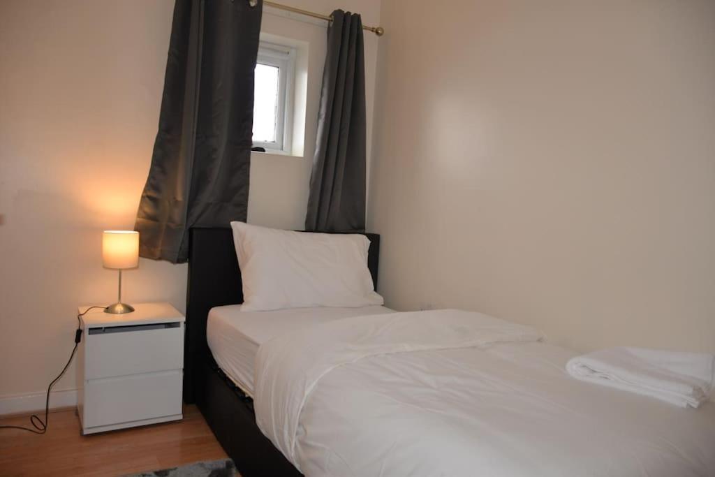4 Bedroom House Semesterbostad *