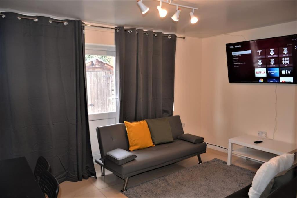 4 Bedroom House Ferienhaus