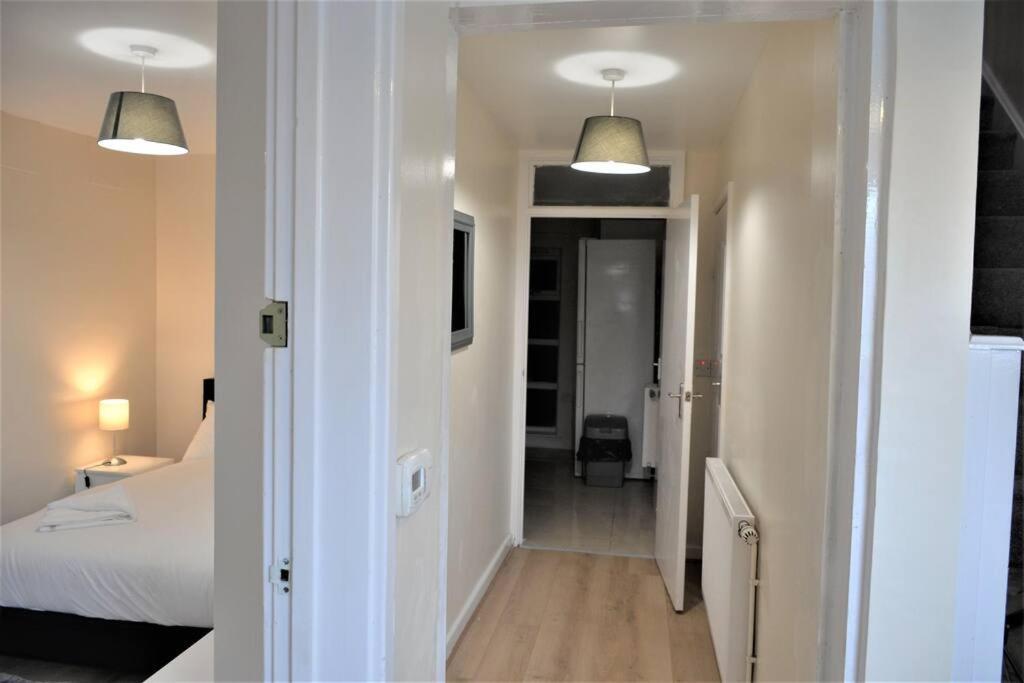 4 Bedroom House Semesterbostad London