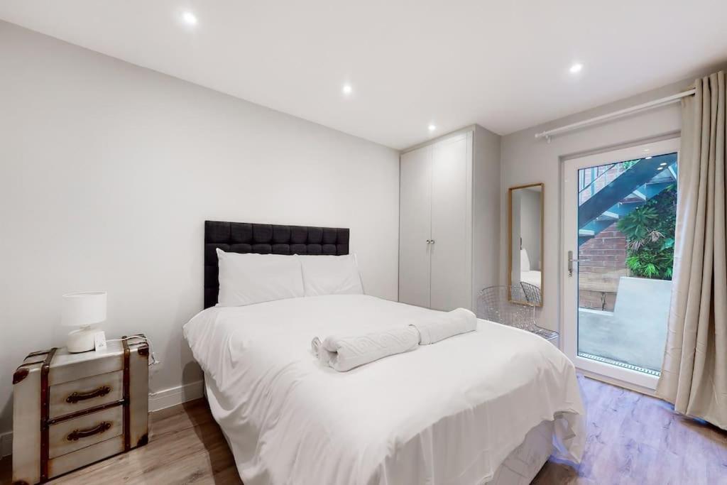 Stylish 2bed Flat 10min To Wimbledon Tennis Courts Londen