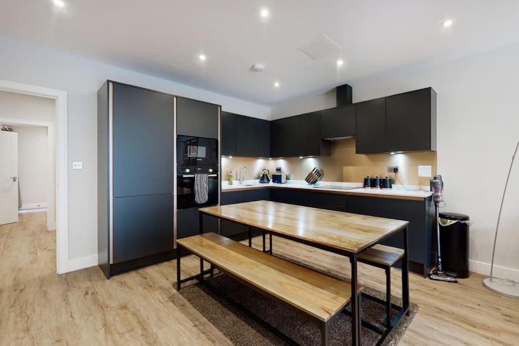 Stylish 2bed Flat 10min To Wimbledon Tennis Courts Londen