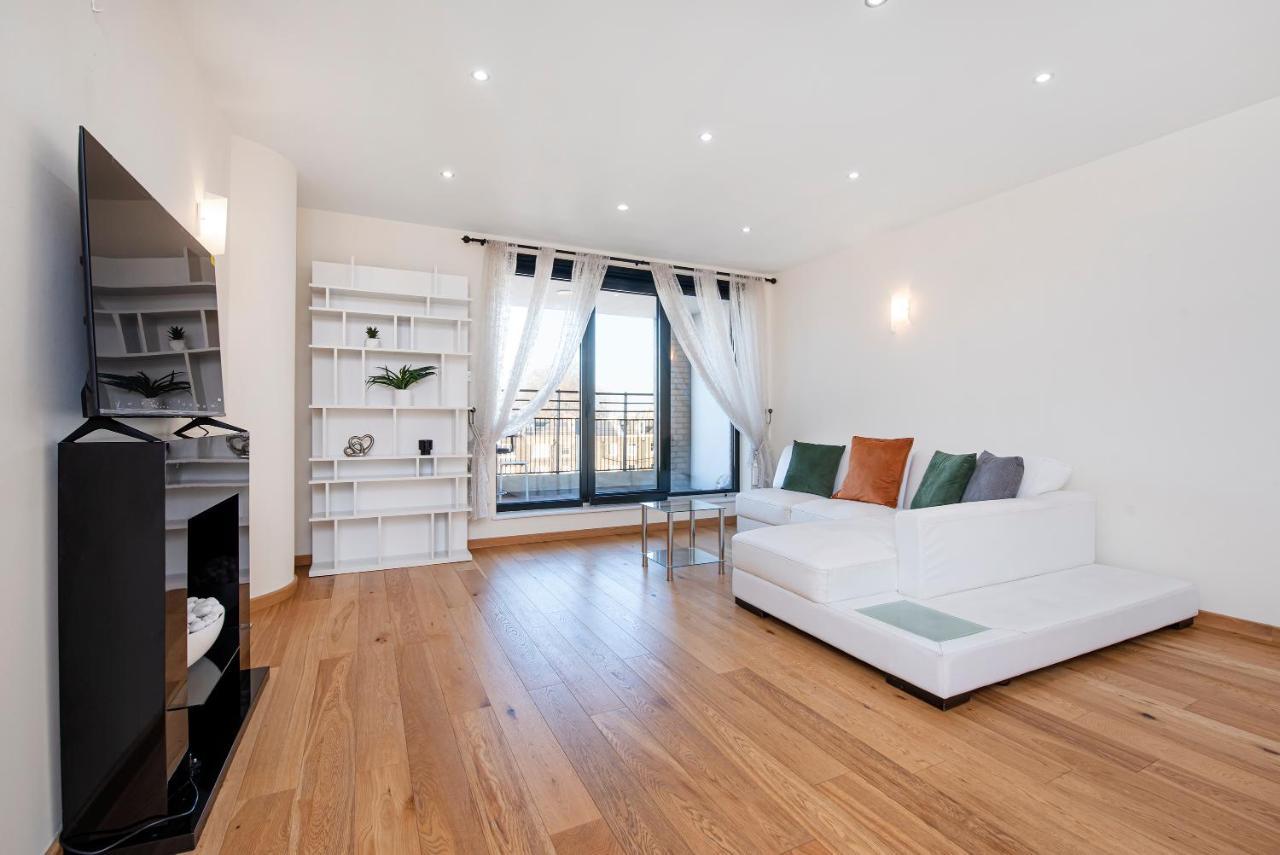 And Spacious 2 Bed Lejlighed *