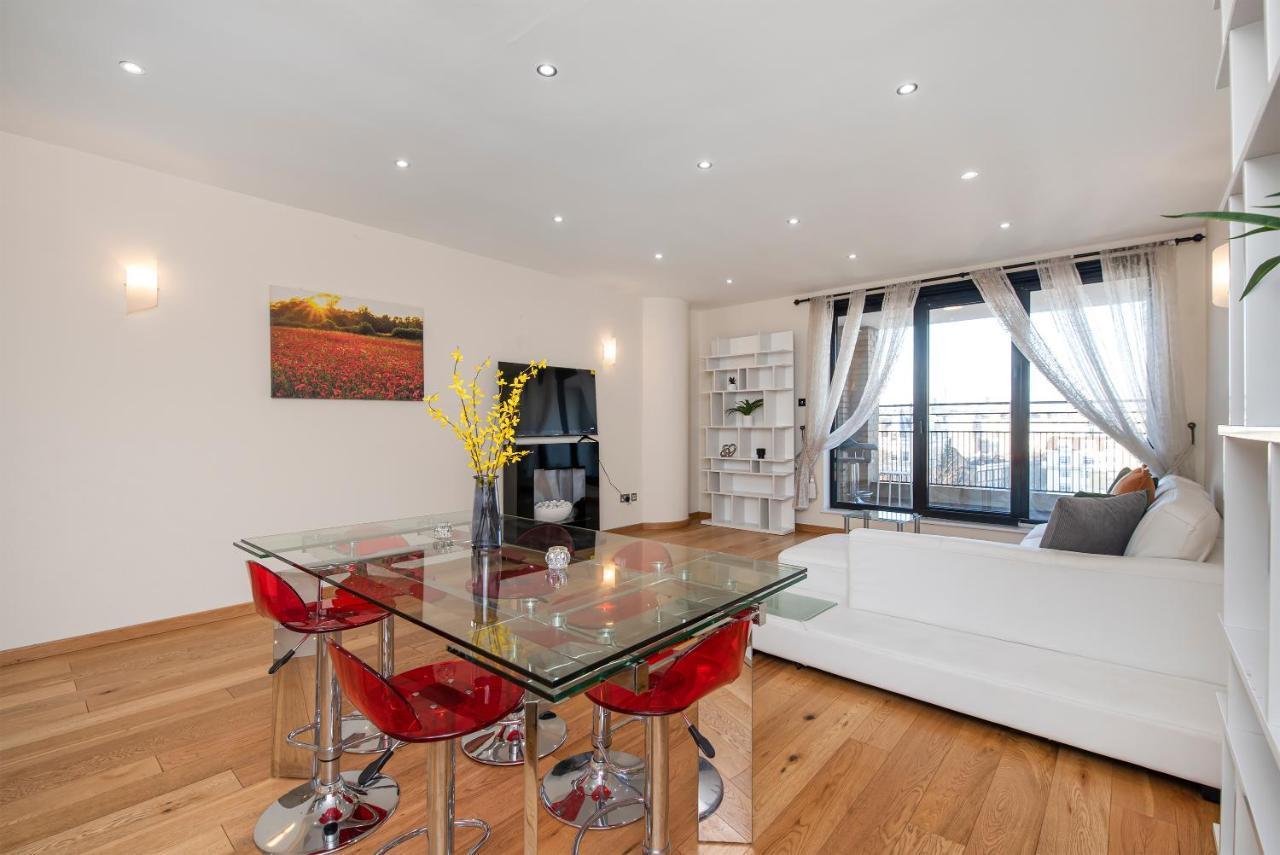 Lejlighed And Spacious 2 Bed London