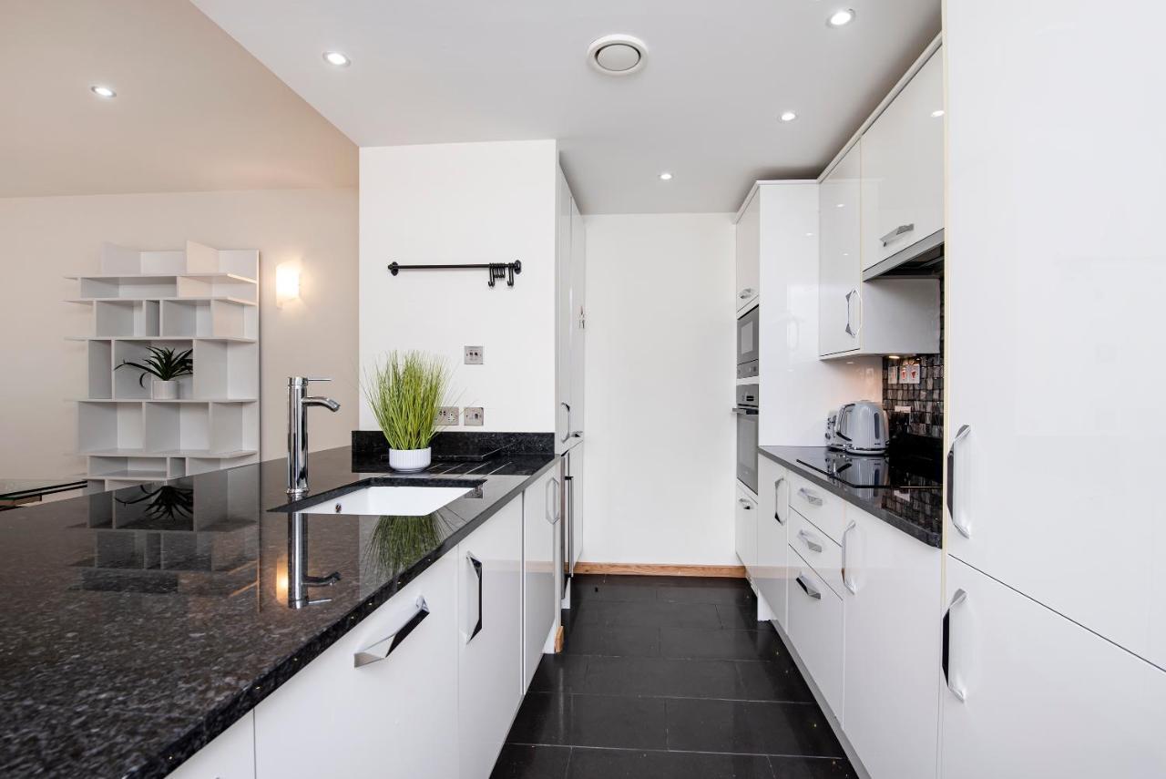 Lejlighed And Spacious 2 Bed London