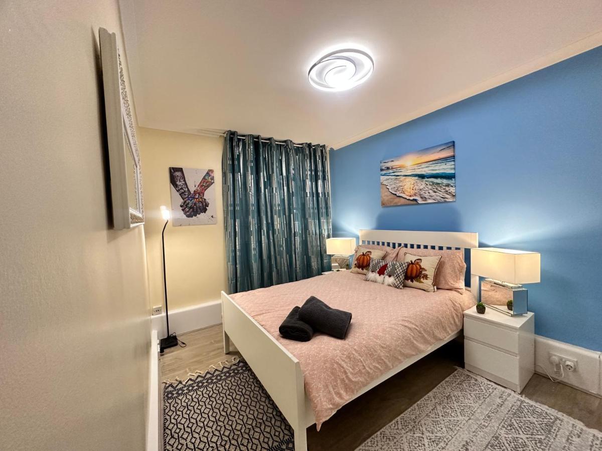 Posh 2-bedroom, Living Room, Kitchen & 1.5 Bathroom Apartment London