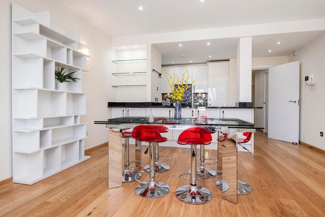 And Spacious 2 Bed Lejlighed