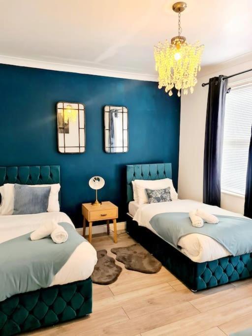 Private House With Free Parking Londen