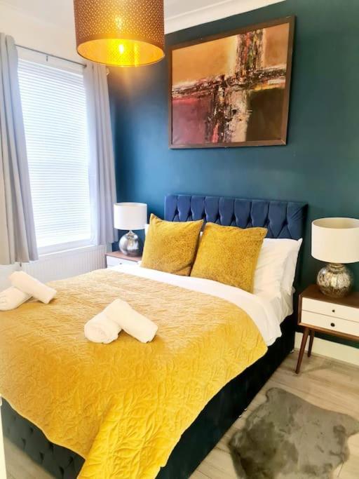 Private House With Free Parking Londen