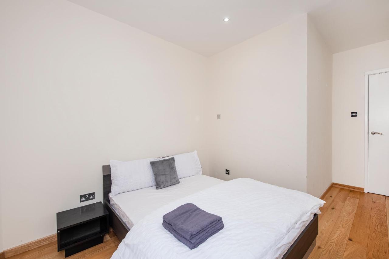 Lejlighed And Spacious 2 Bed London