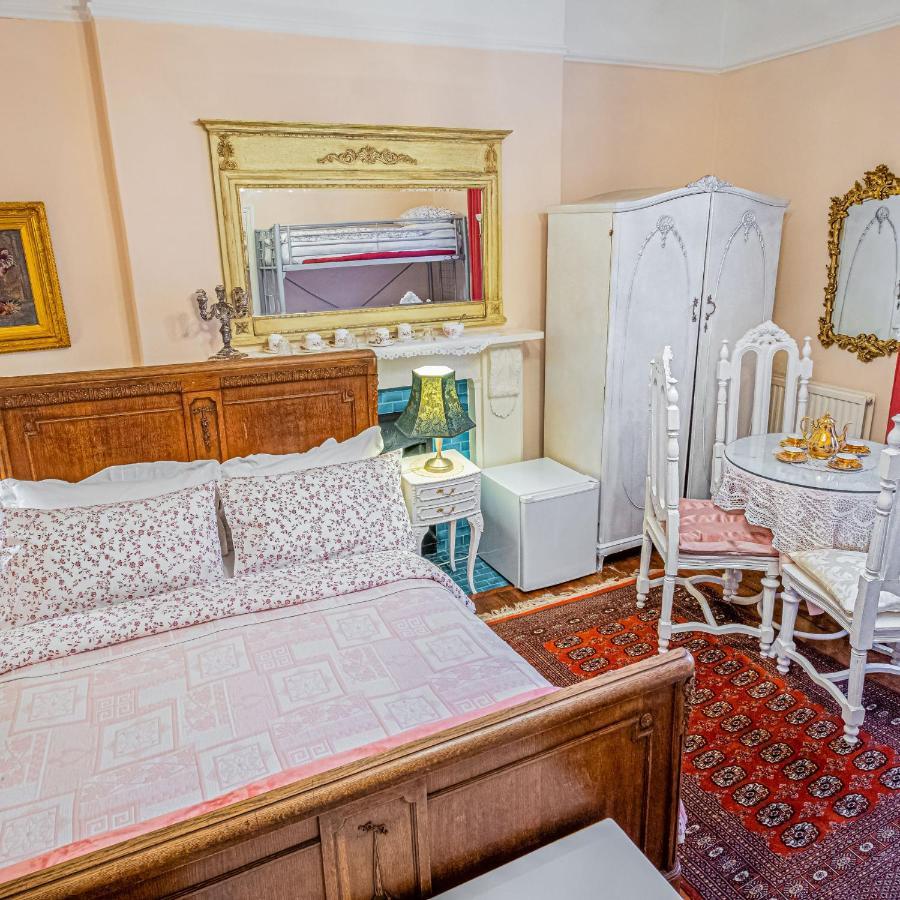 Dawson Place, Juliette's 3* London