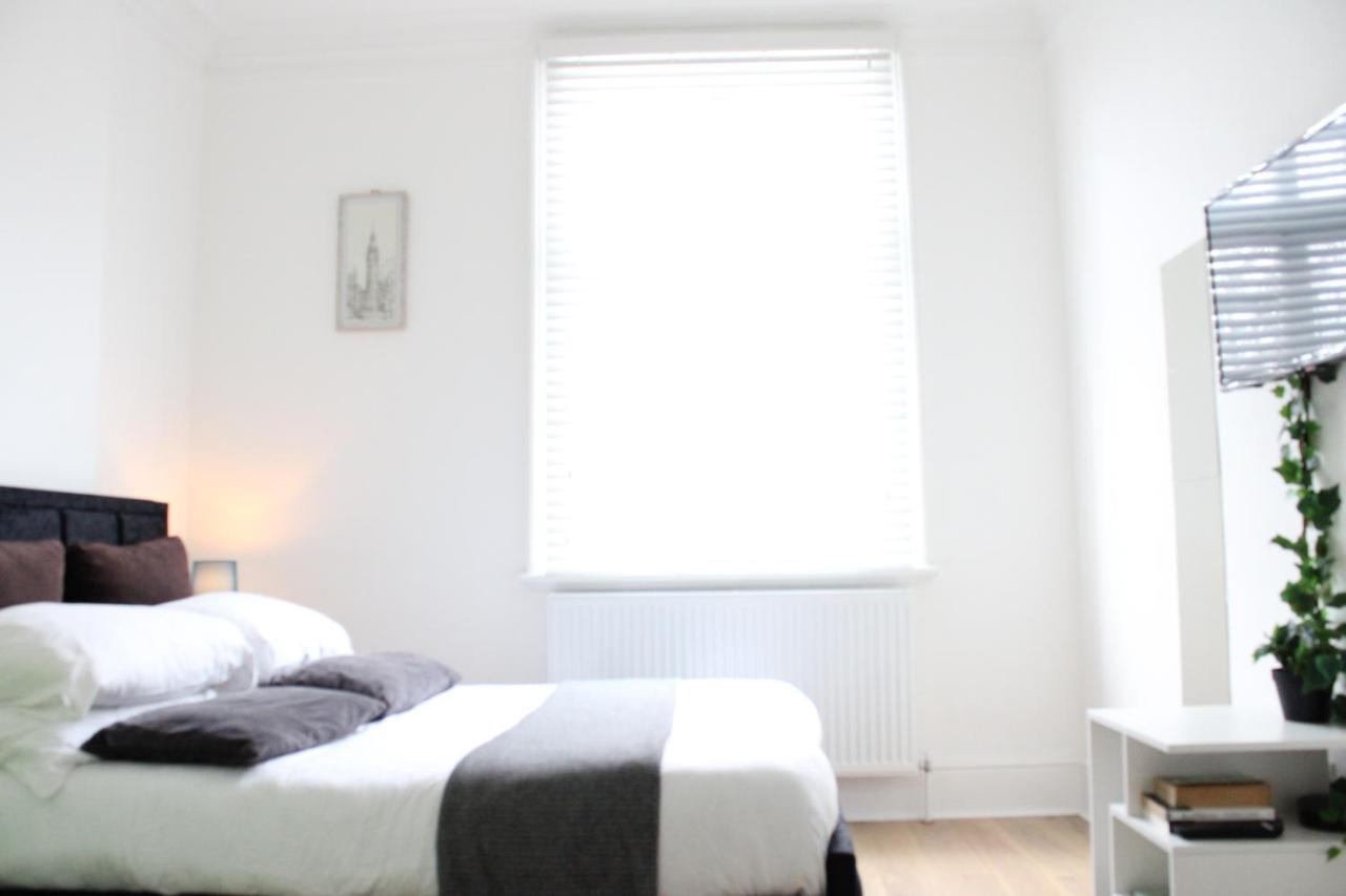 3 Bed 2 Bath Appartamento