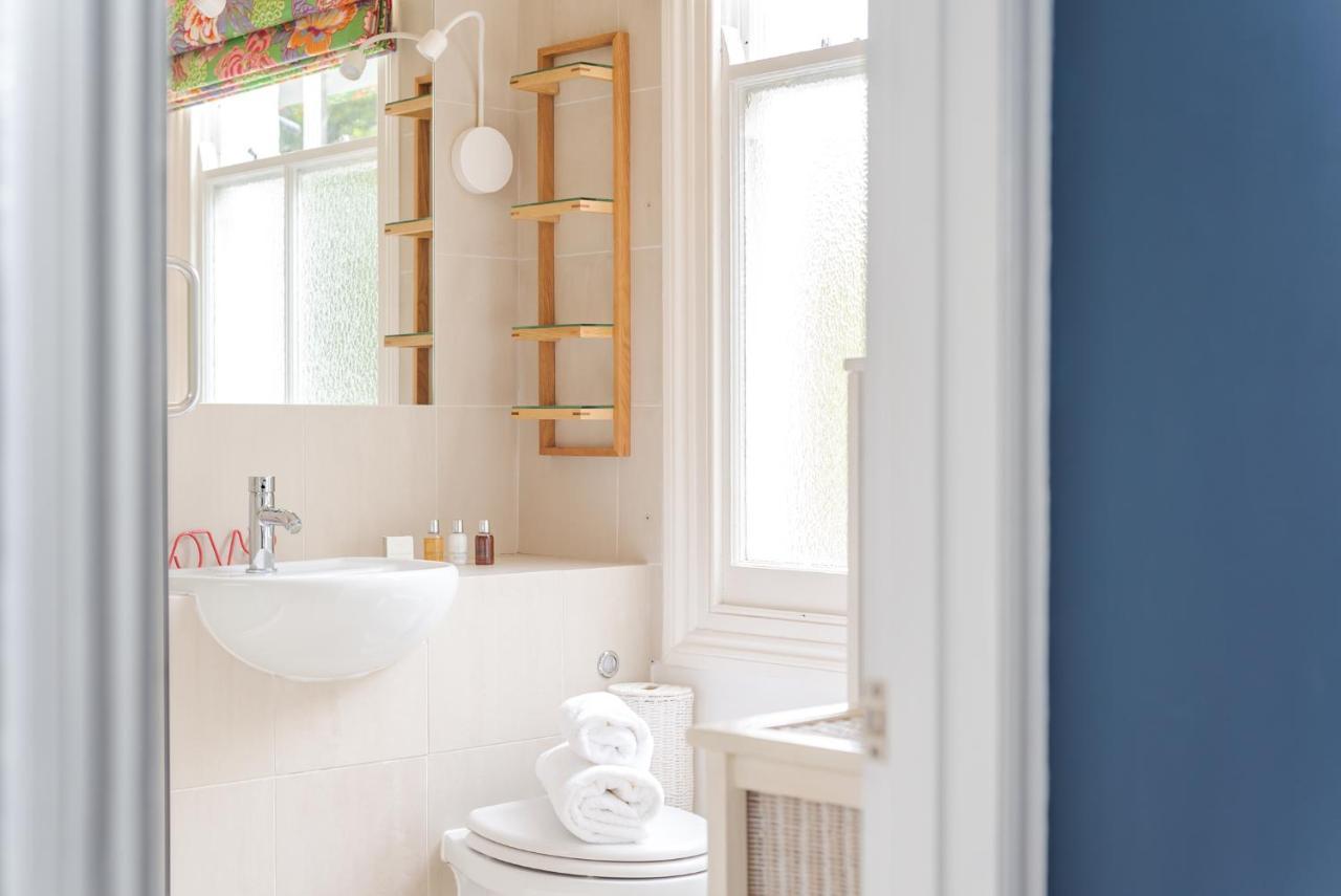 Lejlighed Charming Flat In Leafy West By Underthedoormat London