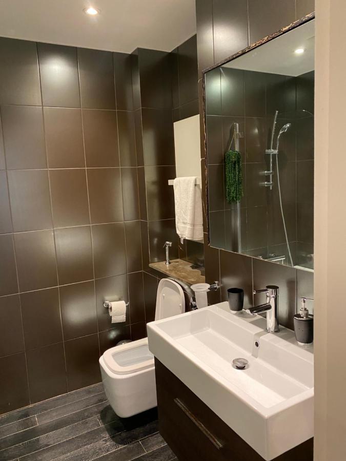 Beautiful Modern Studio In High Street Kensington