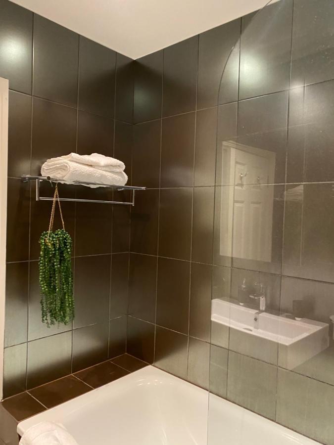 Beautiful Modern Studio In High Street Kensington Lejlighed