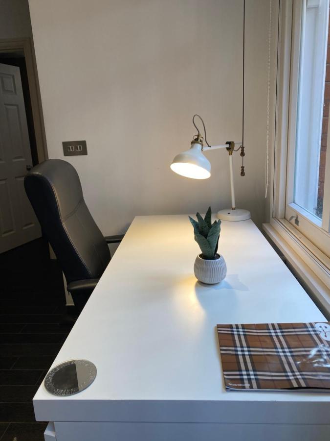 Beautiful Modern Studio In High Street Kensington