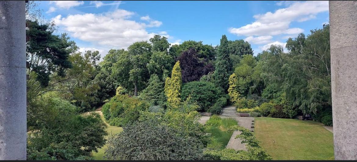 Hampstead Opulence - Luxurious Split Level Leilighet *