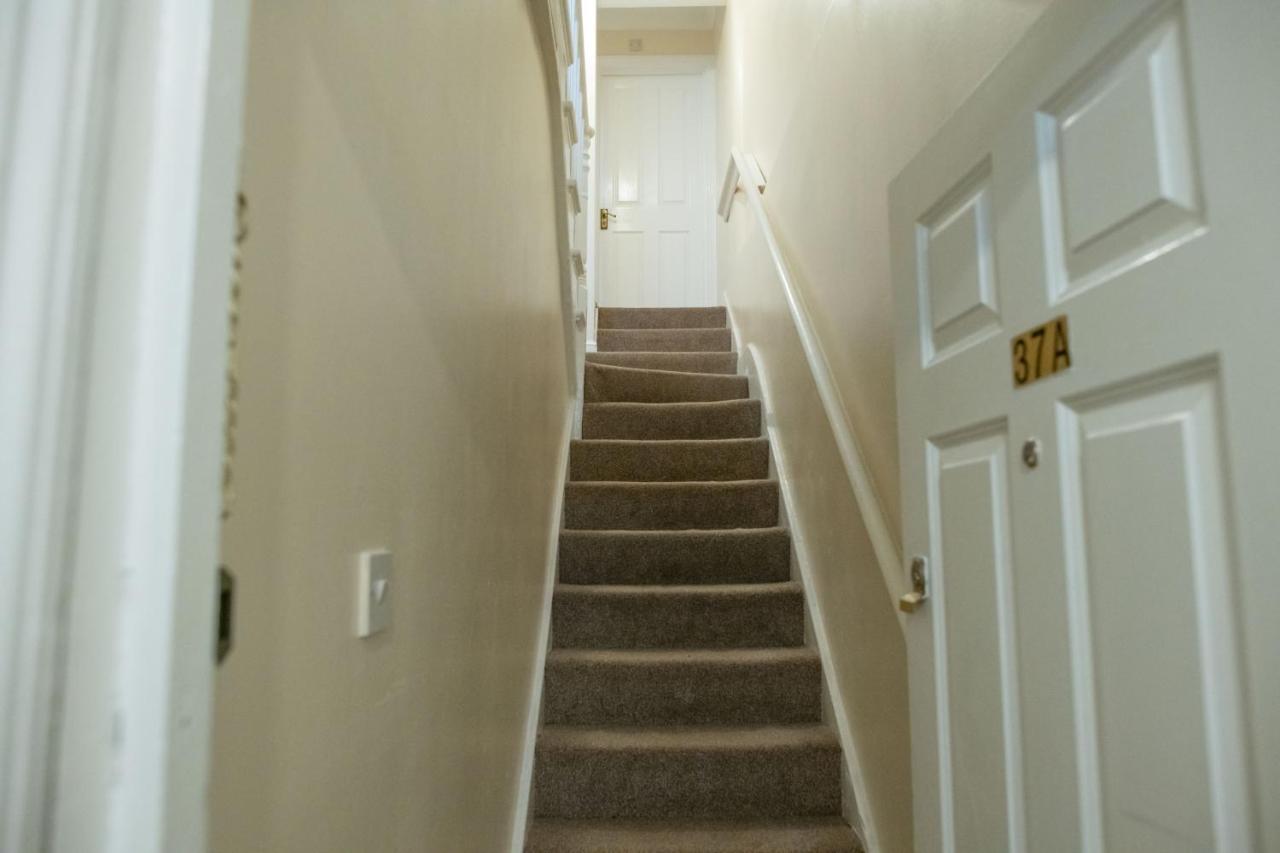 Lejlighed 4 Bedroom Flat With High Speed Wi-fi In North Acton, Ealing, West *