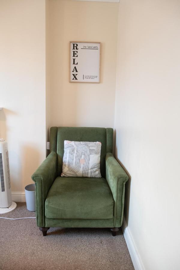 Lejlighed 4 Bedroom Flat With High Speed Wi-fi In North Acton, Ealing, West *