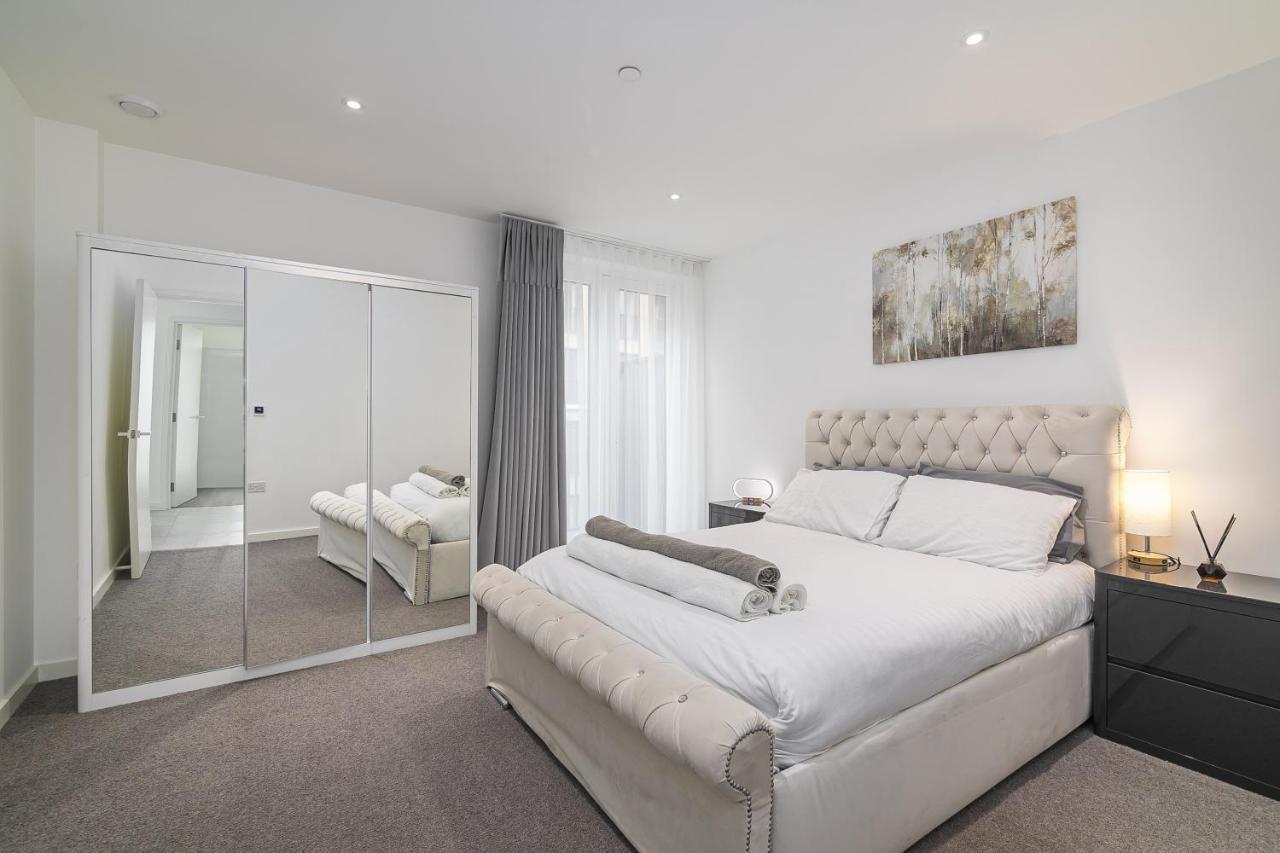 Luxury Spacious Flat With Communal Gardens And Parking Appartement *