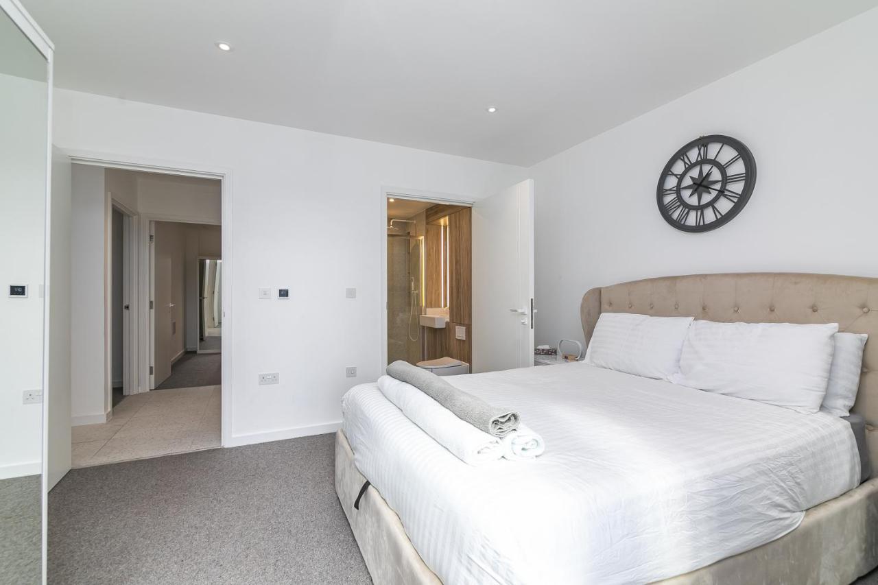 Luxury Spacious Flat With Communal Gardens And Parking Appartement Londen