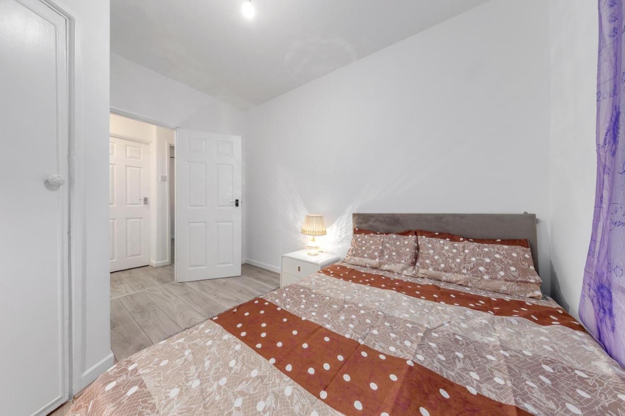 Apartment Spacious And Stylish - East Acton London