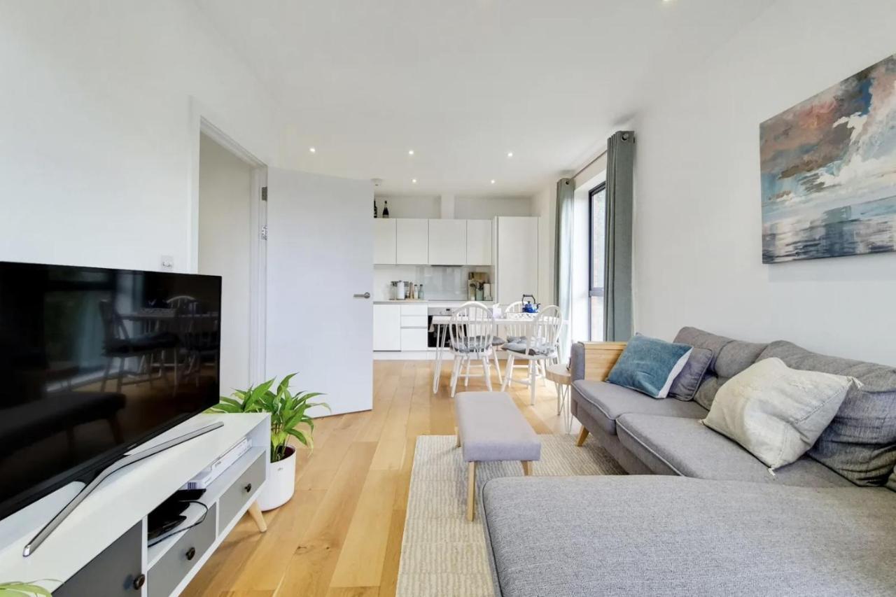 Luxury 2 Bed 2 Bath With Balcony New Build *south London* Appartement